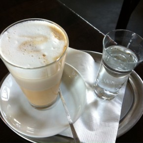 Café con leche.