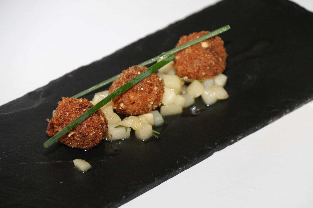 Desengaño_rabo de toro rebozado con frutos secos_Ruta vermut Zarro