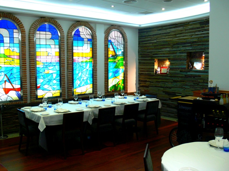 interior de casa d'a troya restaurante gallego en madrid